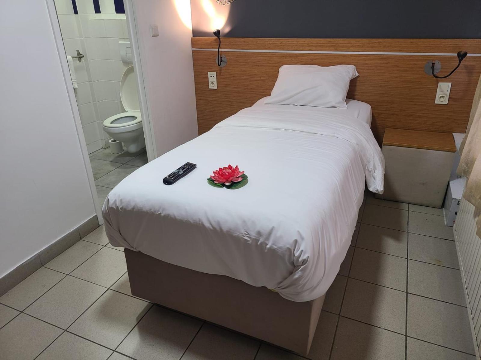 Hotel Victoire, Poitiers Gare Экстерьер фото