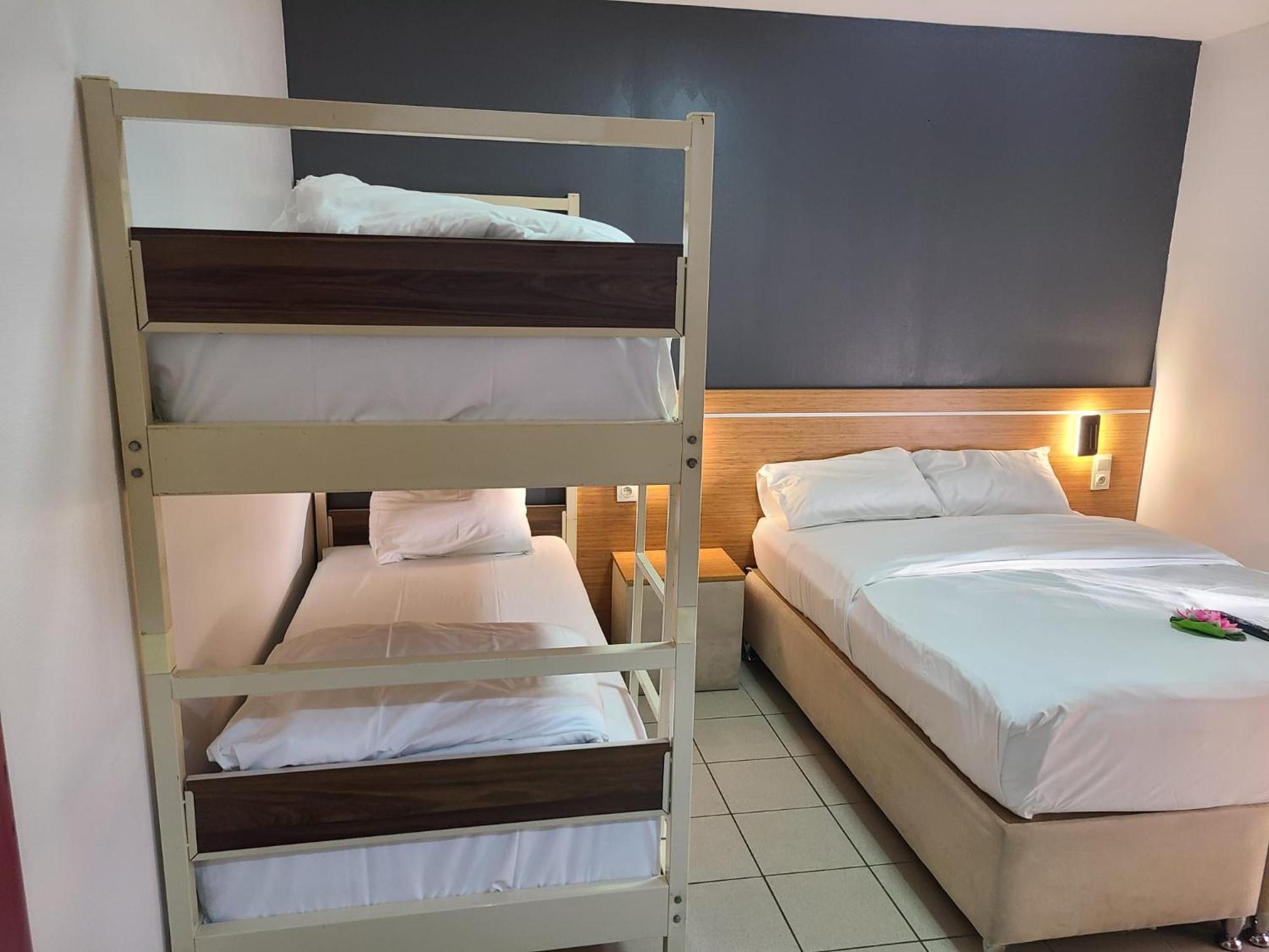 Hotel Victoire, Poitiers Gare Экстерьер фото